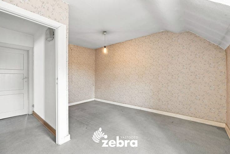 Halfopen woning in tuinwijk te koop in Roeselare!