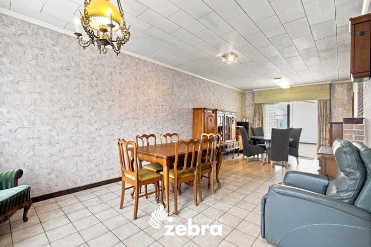 Halfopen woning in tuinwijk te koop in Roeselare!