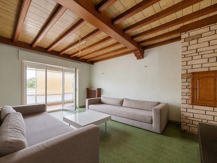 3-bedroom bel-etage house with 2-car garage and west-facing