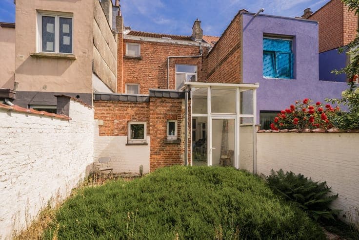 House in need of complete renovation on a quiet street