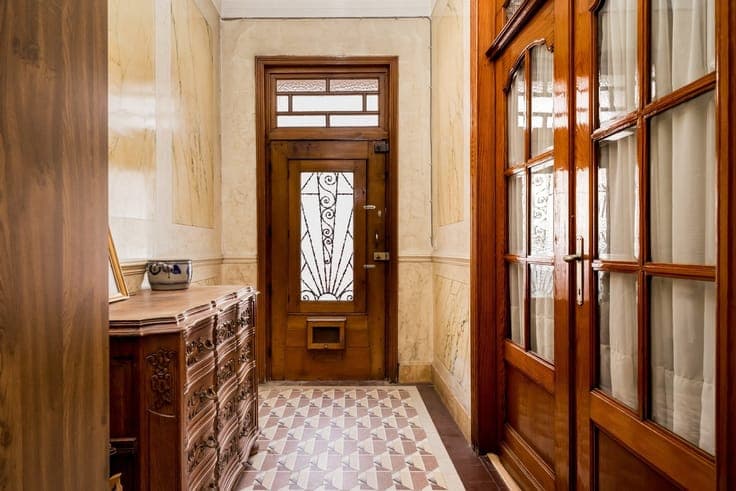House in need of complete renovation on a quiet street