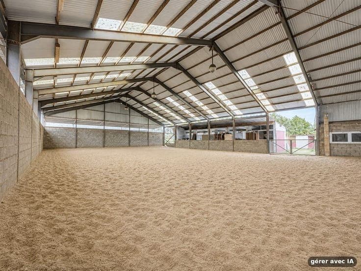Operational equestrian property, 30 minutes from Nivelles