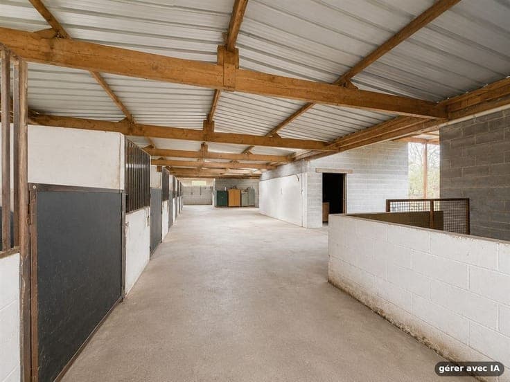 Operational equestrian property, 30 minutes from Nivelles