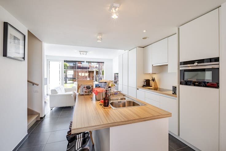 Energiezuinige stadswoning met 3 slaapkamers, terras en priv