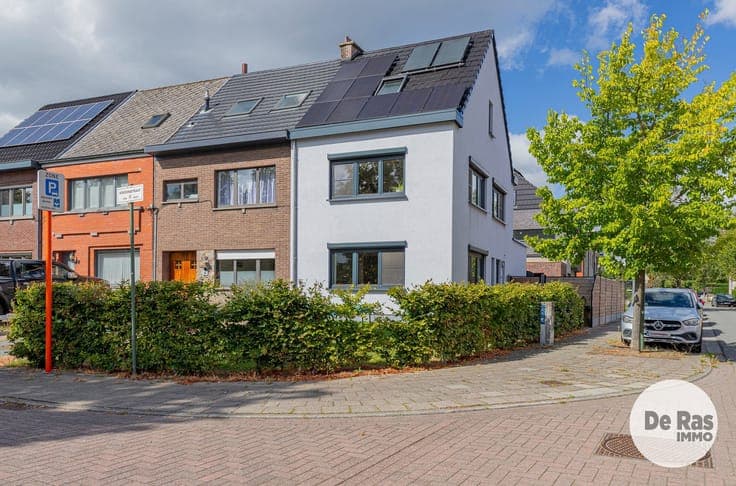 AALST - TOTAAL GERENOVEERDE HOB MET TUIN EN GARAGE
