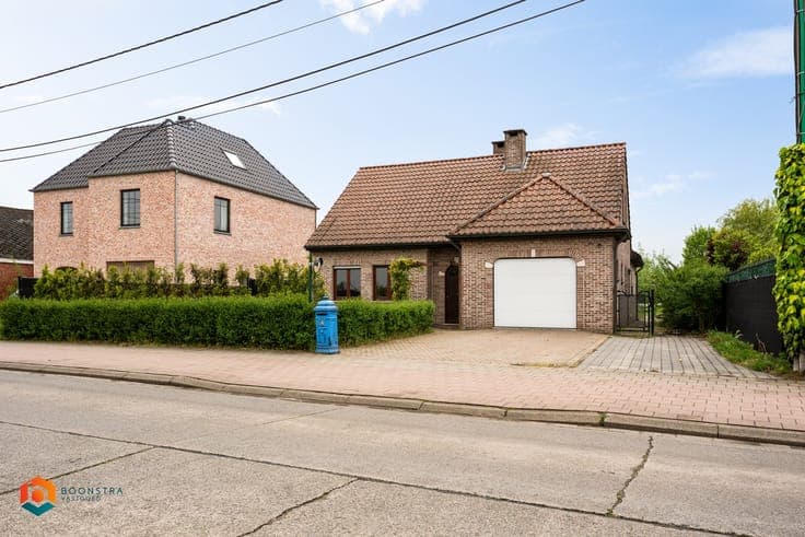 Woning met 3 (mogelijks 4) slpkrs op ruim perceel te Putte