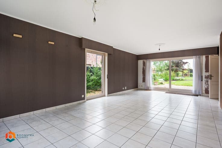 Woning met 3 (mogelijks 4) slpkrs op ruim perceel te Putte