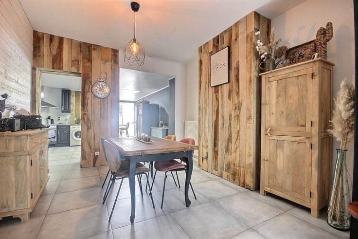 Jolie maison mitoyenne avec quatre chambre et jardin sud-est