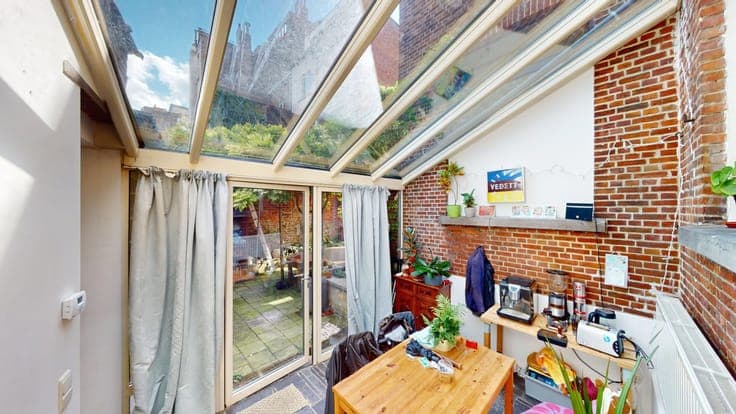 ETTERBEEK/CHASSE : IMMEUBLE DE CARACTERE 6 CHAMBRES + COUR