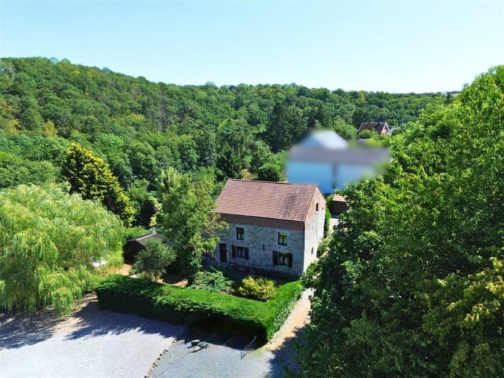 STUNNING CHARACTER HOME – 3 BEDROOMS – 53.97 ARES