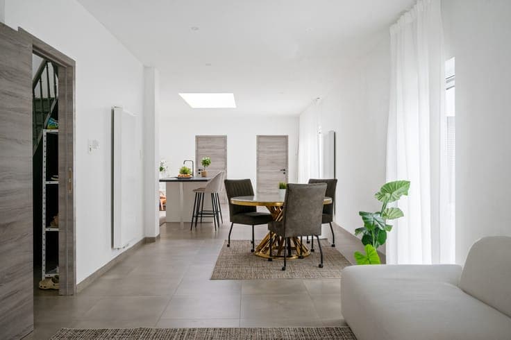 Gerenoveerde woning met tuin en polyvalent bijgebouw te Reet
