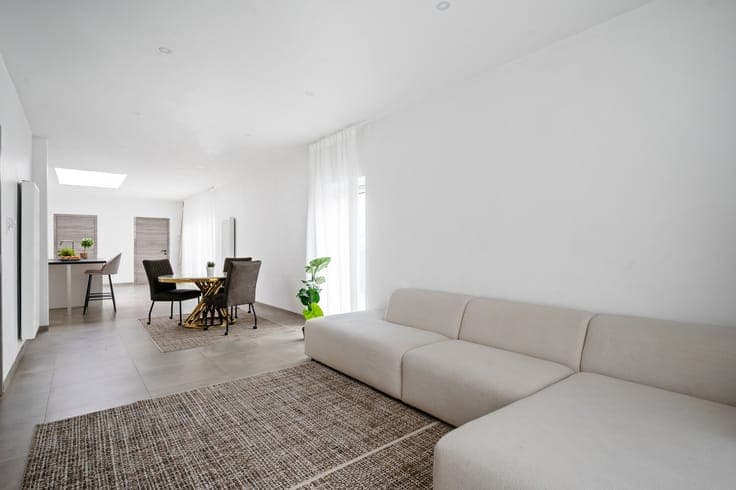 Gerenoveerde woning met tuin en polyvalent bijgebouw te Reet