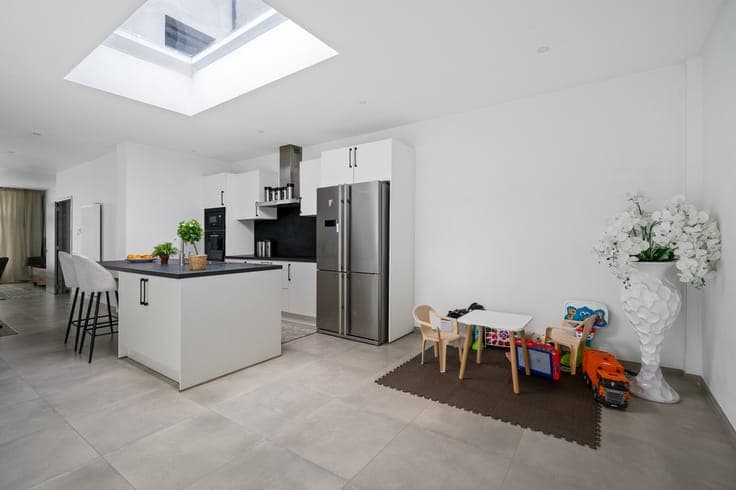 Gerenoveerde woning met tuin en polyvalent bijgebouw te Reet