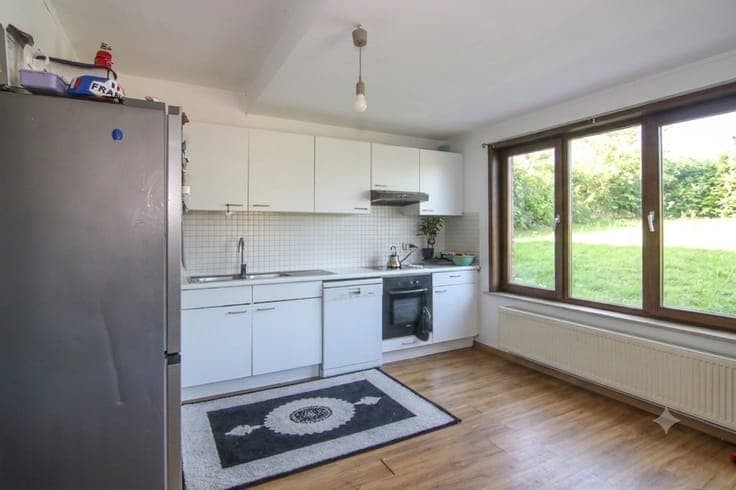 Halfopen woning met in groene wijk