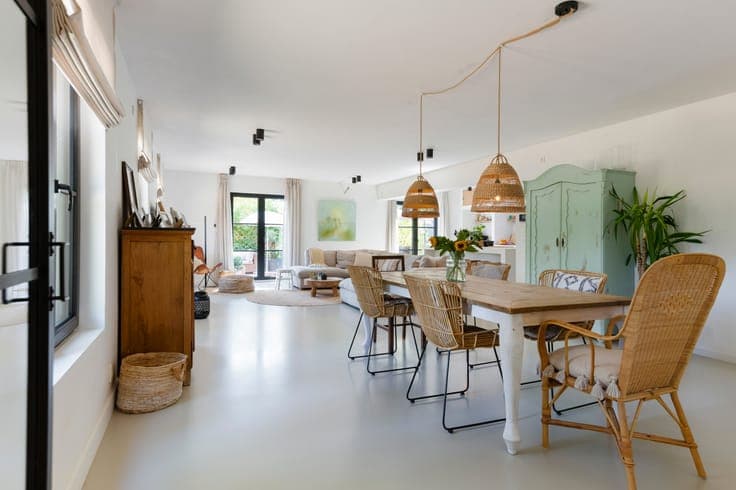 Exclusive 350 m² villa, fully modernized in 2025, with a sel