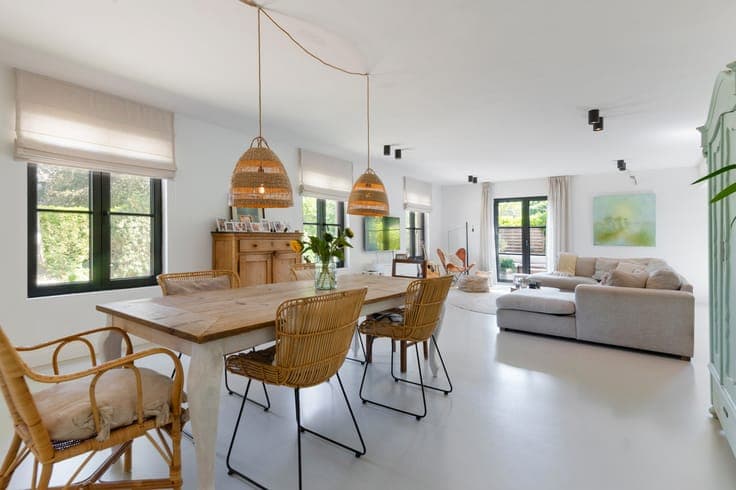 Exclusive 350 m² villa, fully modernized in 2025, with a sel