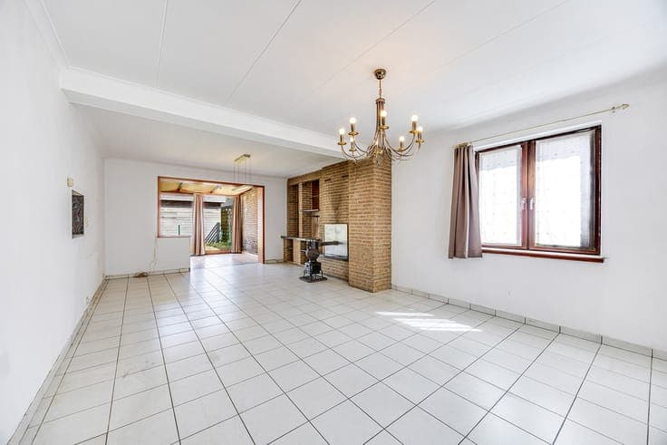VRIJSTAANDE woning met GARAGE, veranda en tal van mogelij...