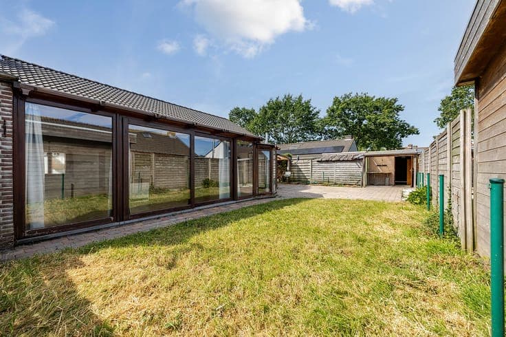 VRIJSTAANDE woning met GARAGE, veranda en tal van mogelij...