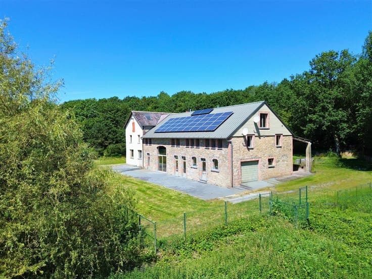 EXCEPTIONAL PROPERTY ON 4 HECTARES - PAYS DE CHIMAY