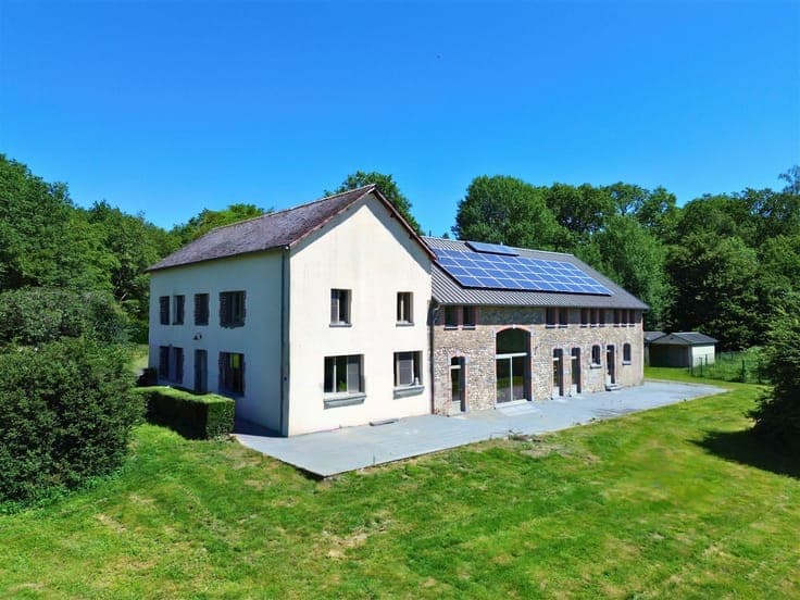 EXCEPTIONAL PROPERTY ON 4 HECTARES - PAYS DE CHIMAY