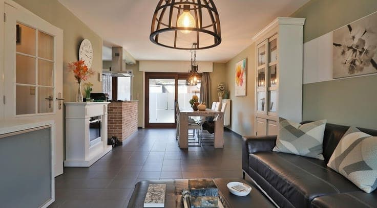 Ruime instapklare woning met 4 slaapkamers, garage en zon...
