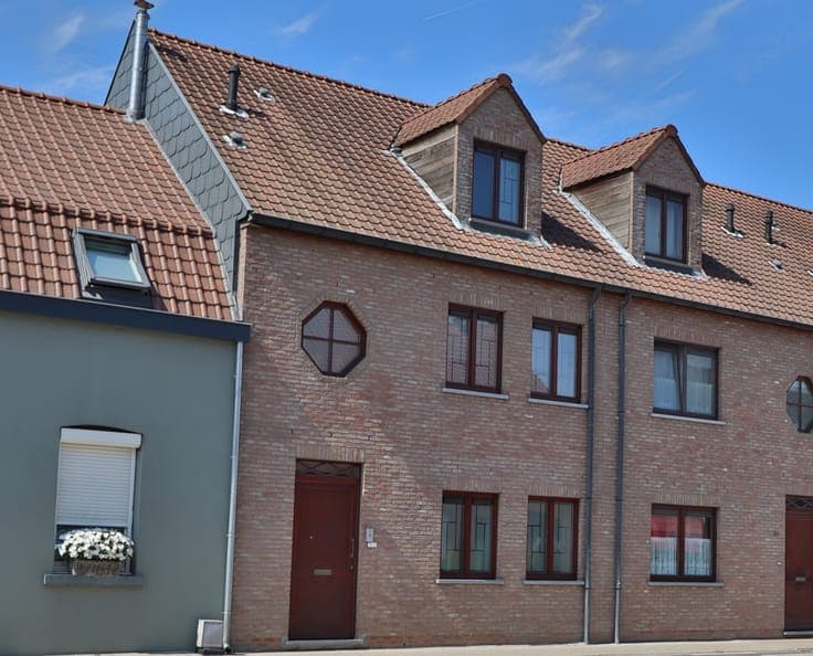 Ruime instapklare woning met 4 slaapkamers, garage en zon...