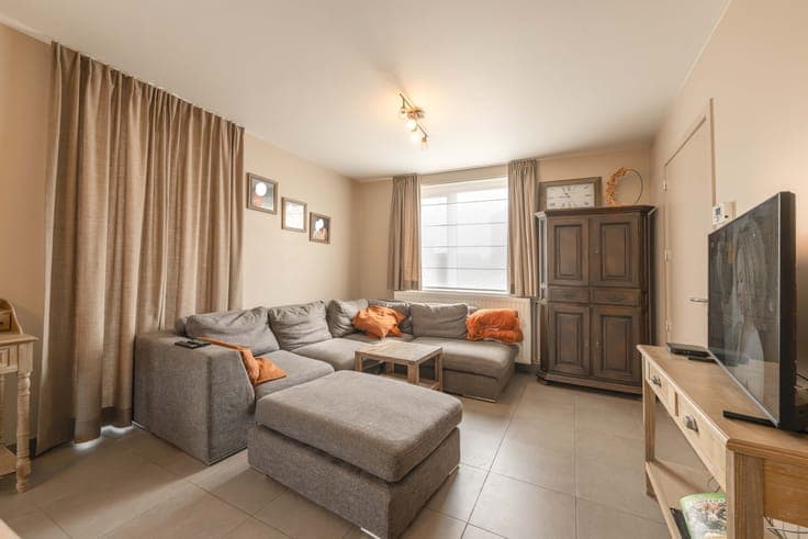 Halfopen woning te Ruiselede.