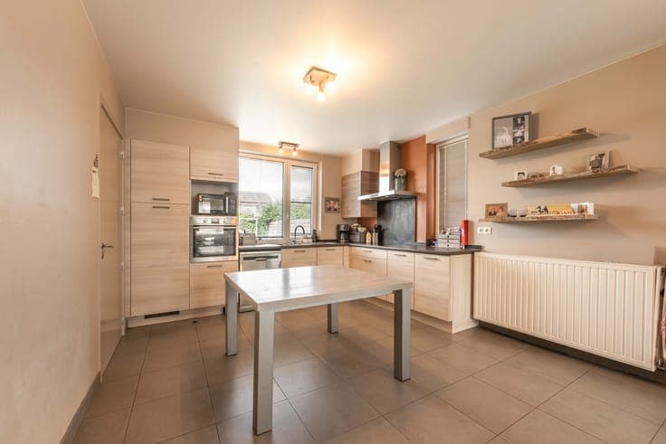 Halfopen woning te Ruiselede.