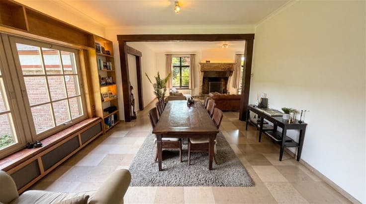 Move-in ready villa with 4 bedrooms, double garage, and brea