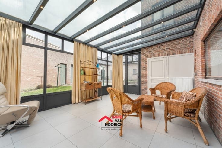 Instapklare woning met 3 slaapkamers, garage 72m² en carp...