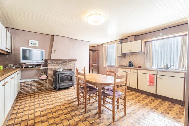 Renovation Property on 21 Are with Potential for 4 Apartment