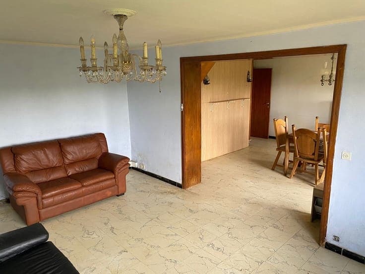 Rustig gelegen te renoveren halfopen bebouwing