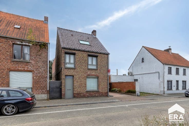 Move-in ready home with 3 bedrooms and a sunny garden