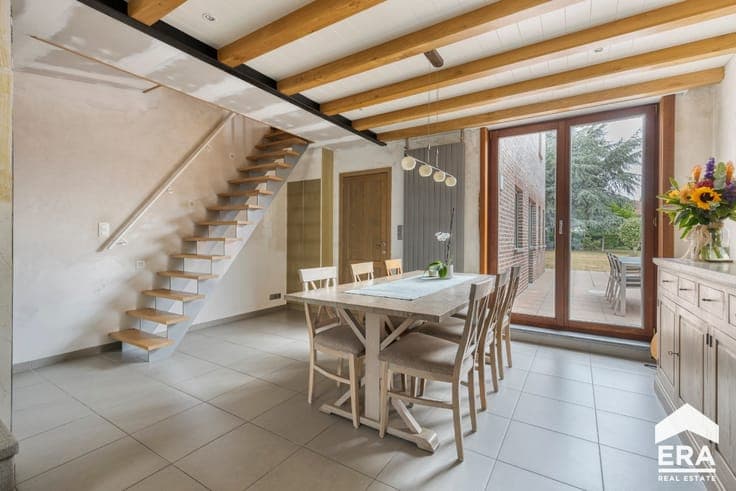 Move-in ready home with 3 bedrooms and a sunny garden