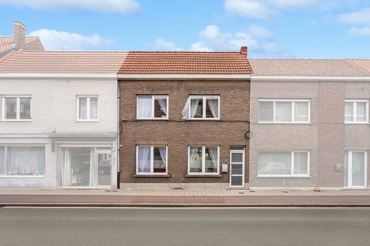 Charmante gezinswoning met 3 slaapkamers, koertje en dakt...