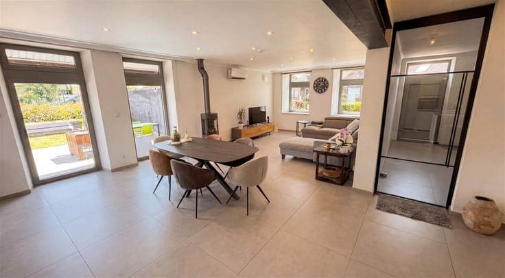 Exclusive domain for sale Ready-to-move-in private residence
