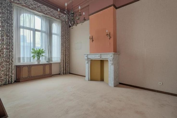 Pl. Brugmann – Apartment building (3 units) to renovate.