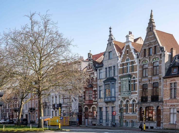 Luxury investment property for sale with 8 entities in Bruge