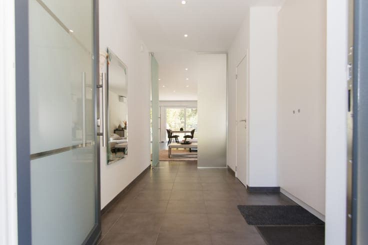 Moderne en energiezuinige woning met volledige onderkelde...