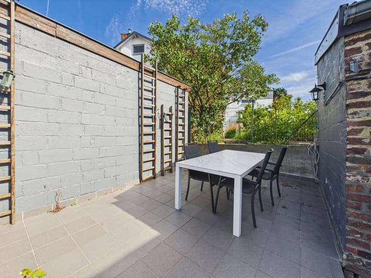 2-bedroom house with terrace
