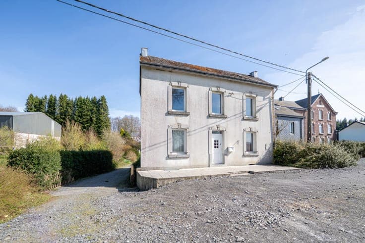 Renovation house with garden & large shed