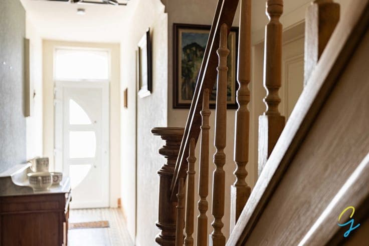 A ready-to-move-in with 4 bedrooms and 2 bathrooms