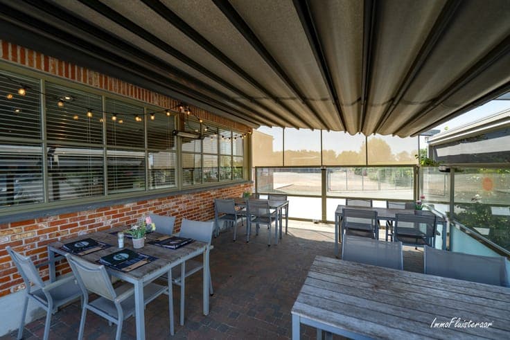 Unique property with horse accommodation on 33,647 m² in Me