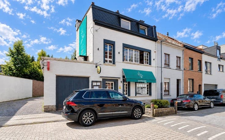 Investment property ±400m² - 3.79a- Terrace ±100m²