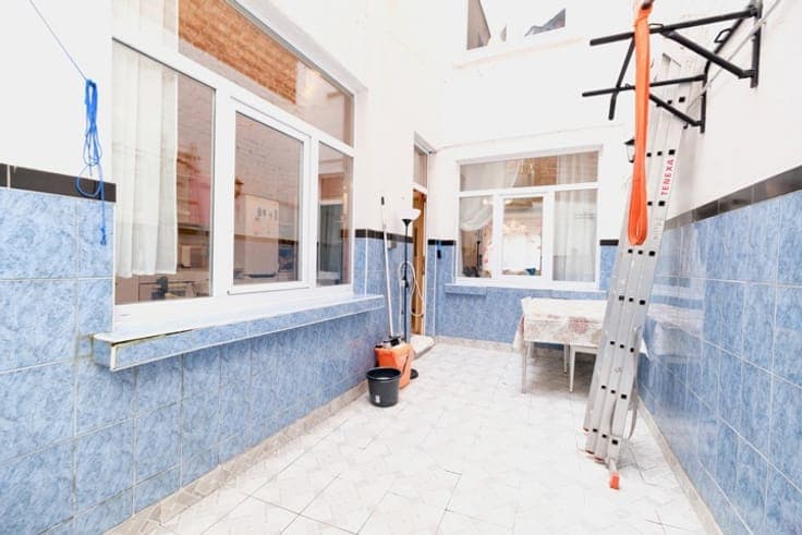 Beautiful 4-bedroom house with courtyard