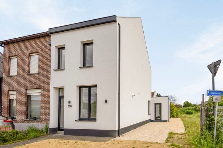 Instapklare HOB op ruim perceel van 9a 90ca.