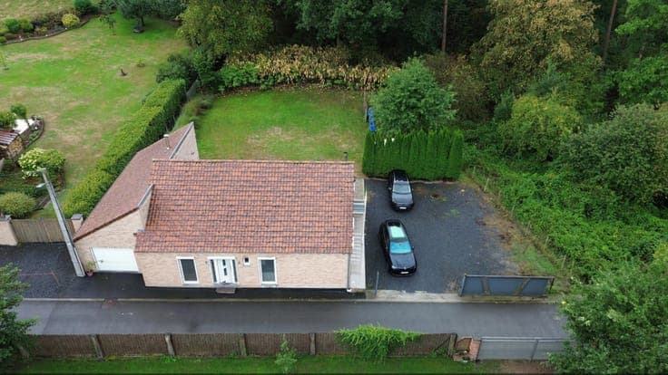 3-bedroom house with garage and garden for sale