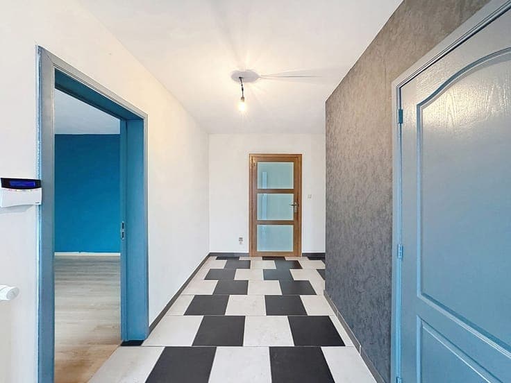 3-bedroom house with garage and garden for sale