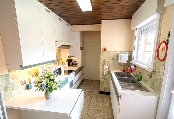 Karaktervolle halfopen woning met 4 slaapkamers en garage...