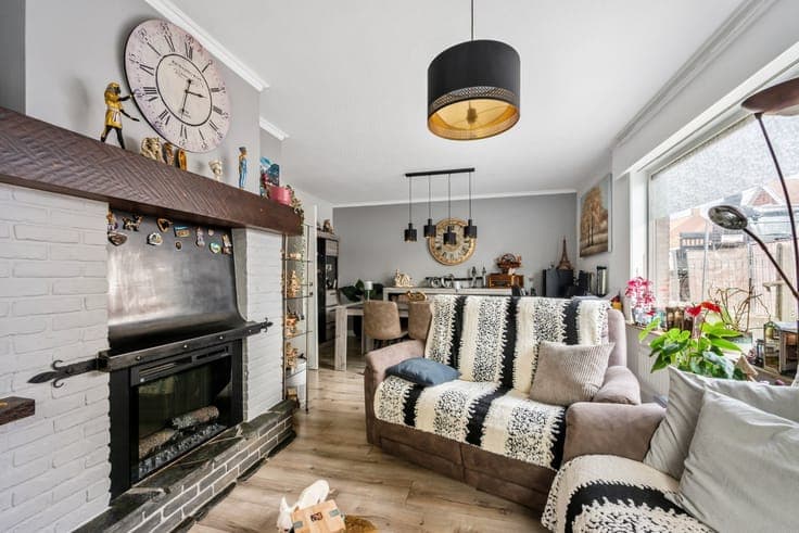 Detached house with 3 bedrooms, garage, and garden in Moors